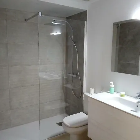 Two Bedrooms Flat With Private Garden In Fenals Appartement *