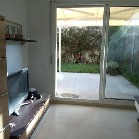 Appartement Two Bedrooms Flat With Private Garden In Fenals *